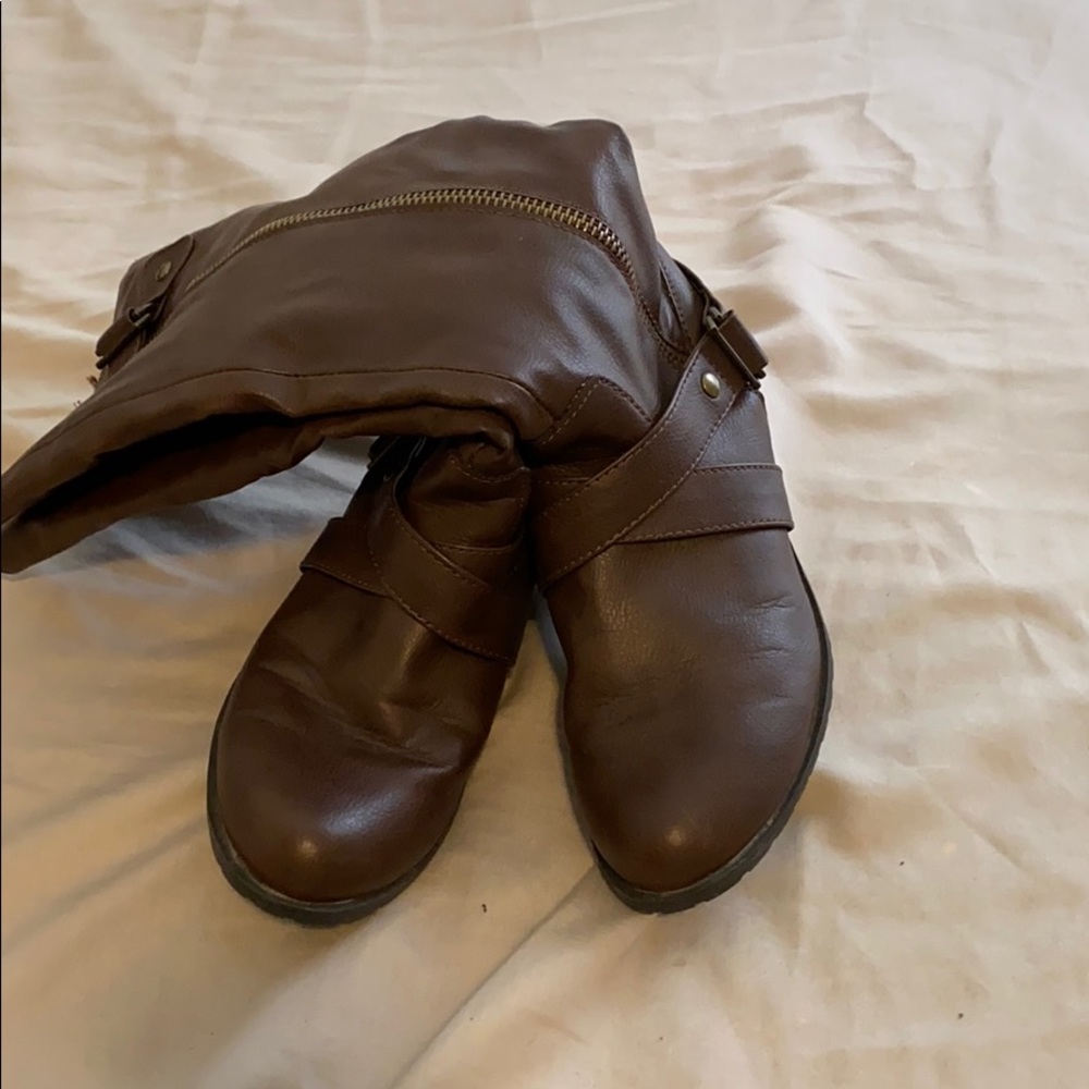 Women’s size 8 boots